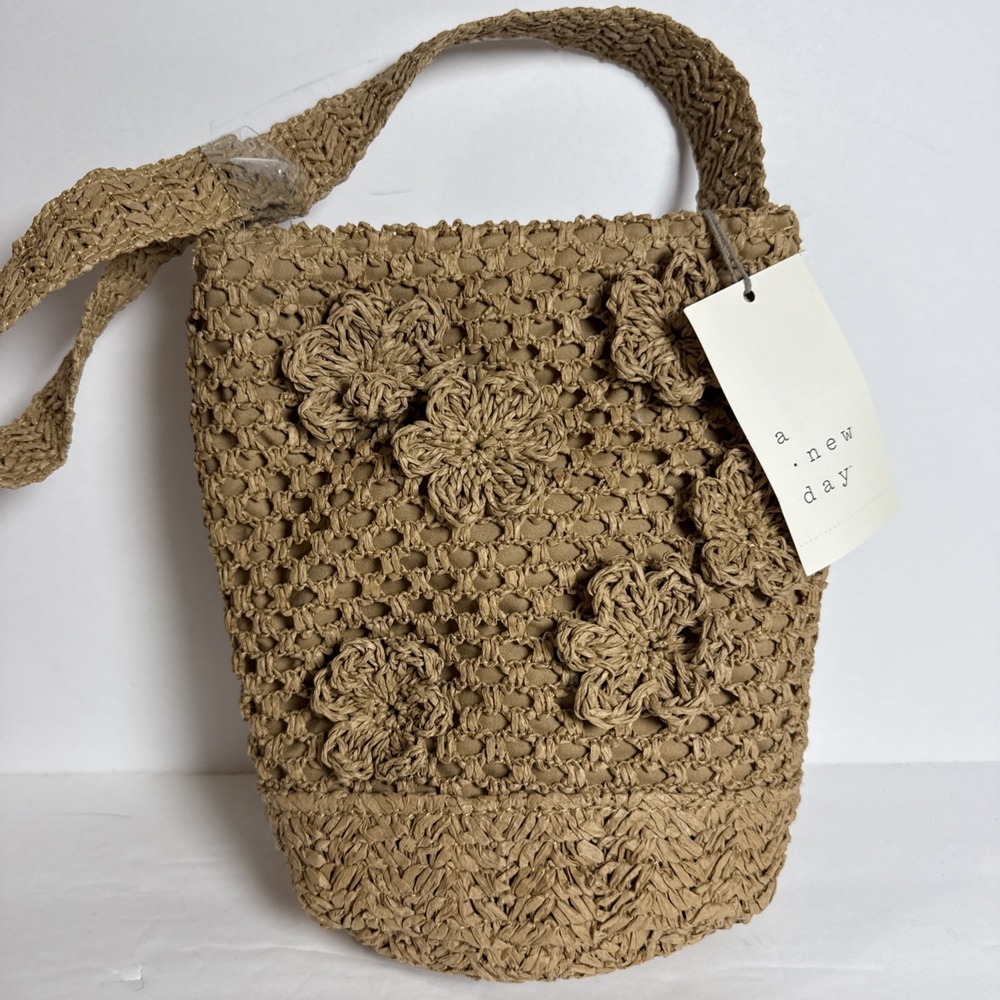 A NEW DAY Woven Paper Straw Bucket Bag | Flower Trim in Beige NWT